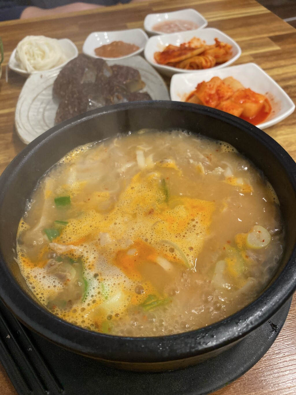 【釜山グルメ】デェジクッパ경주박가국밥